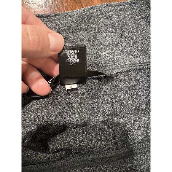 Victoria Secret Leggings Women’s Medium Grey Stirrup Capris - Picture 2 of 7